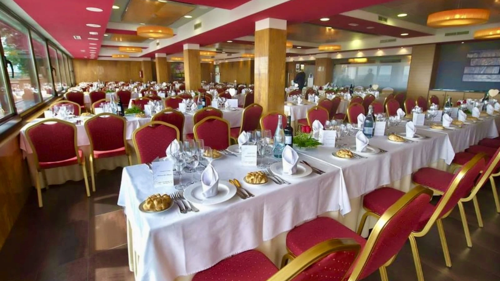 Bodas y banquetes
