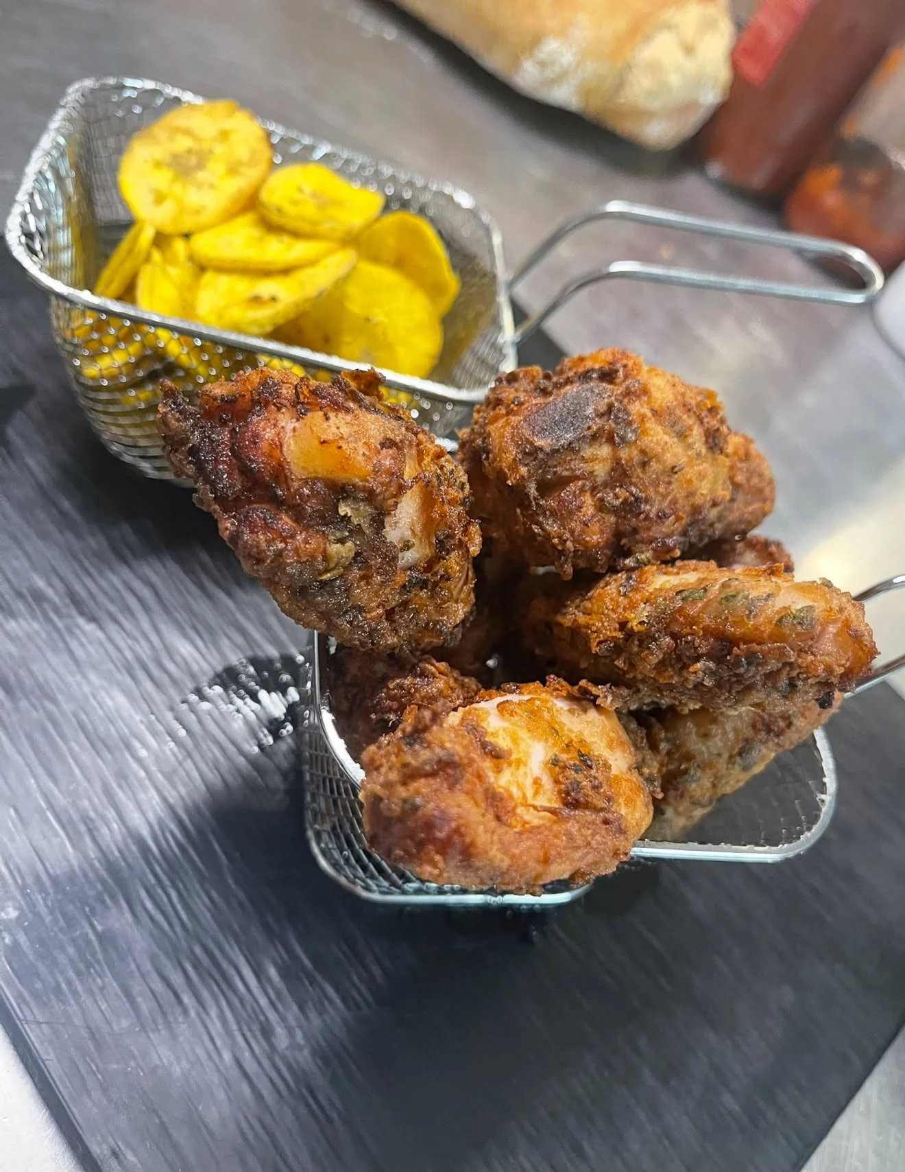 Pollo frito con patatas en Taberna Malaspina