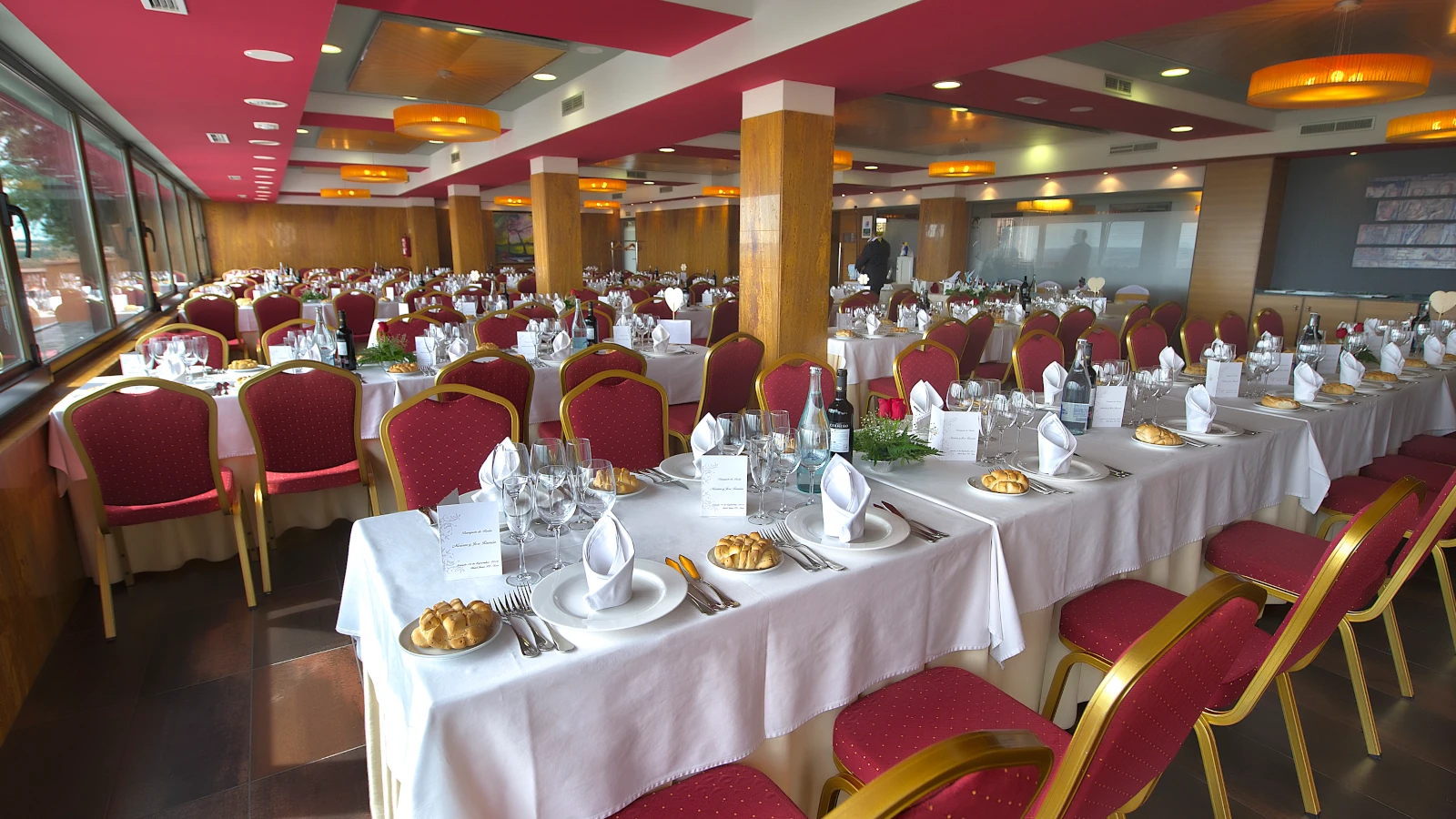 Bodas y banquetes